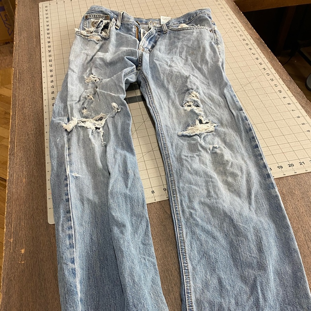 Cinch Men’s distressed jeans